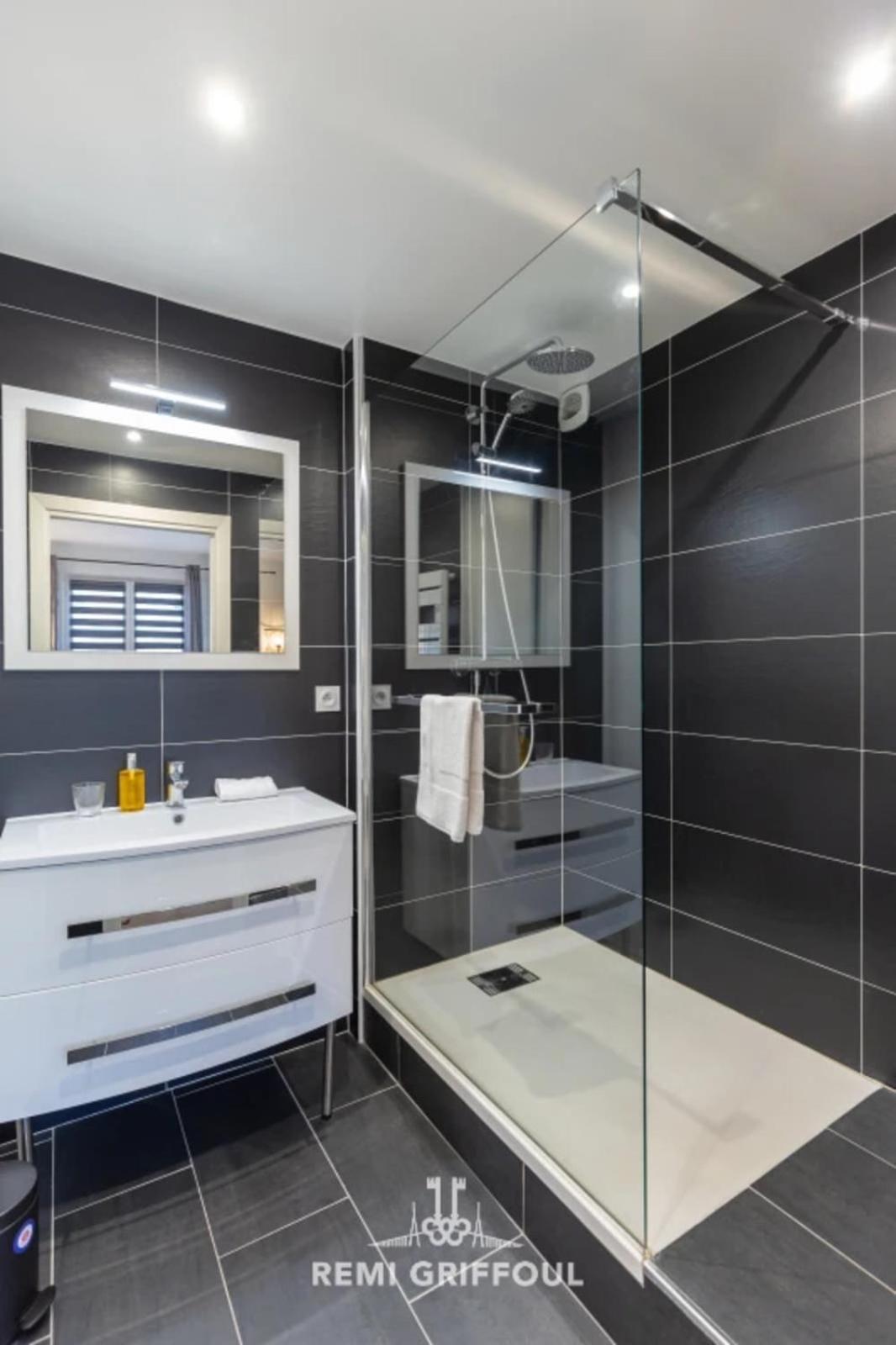 Les Armateurs Charming Gem In The Center Private Parking 2 Guest Apartment *